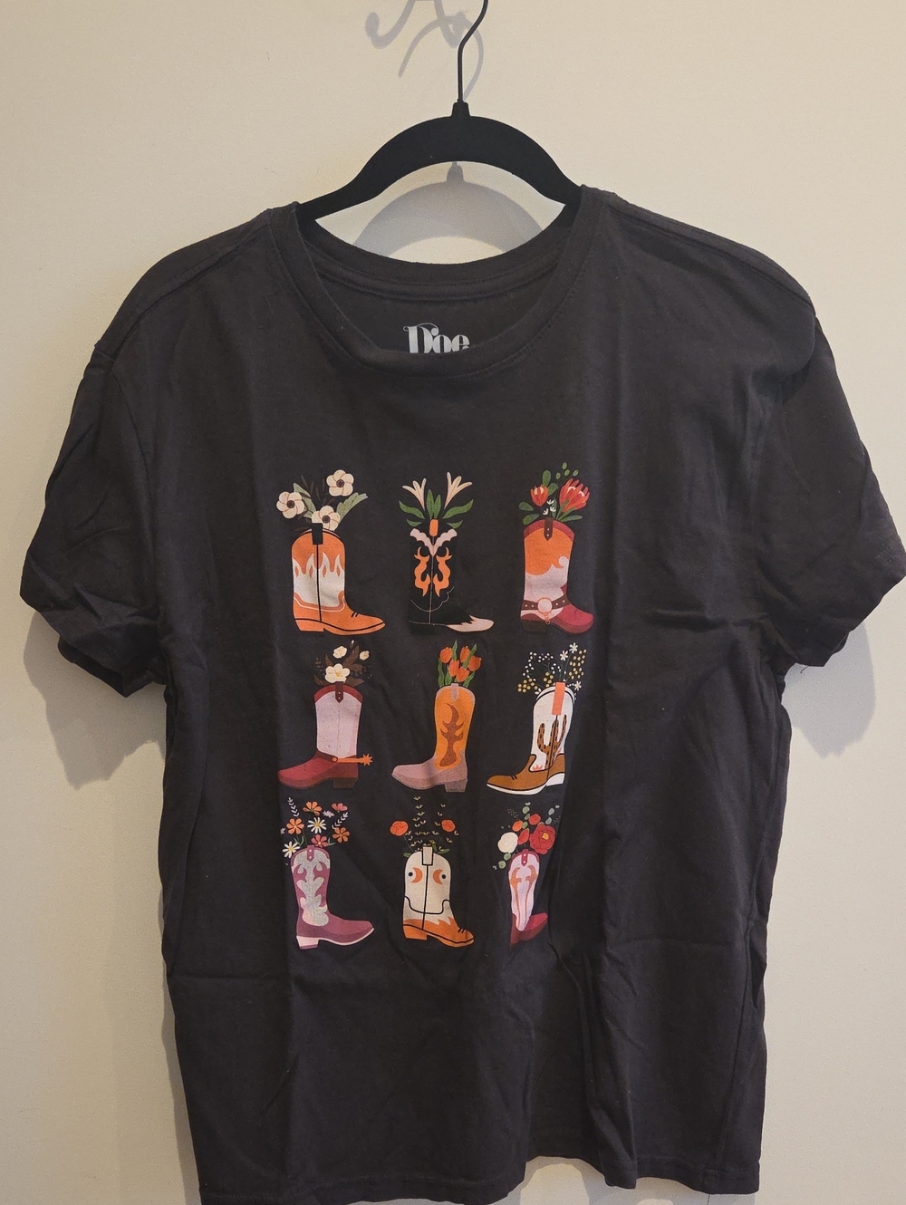 Graphic Boot-Print Tee - Black